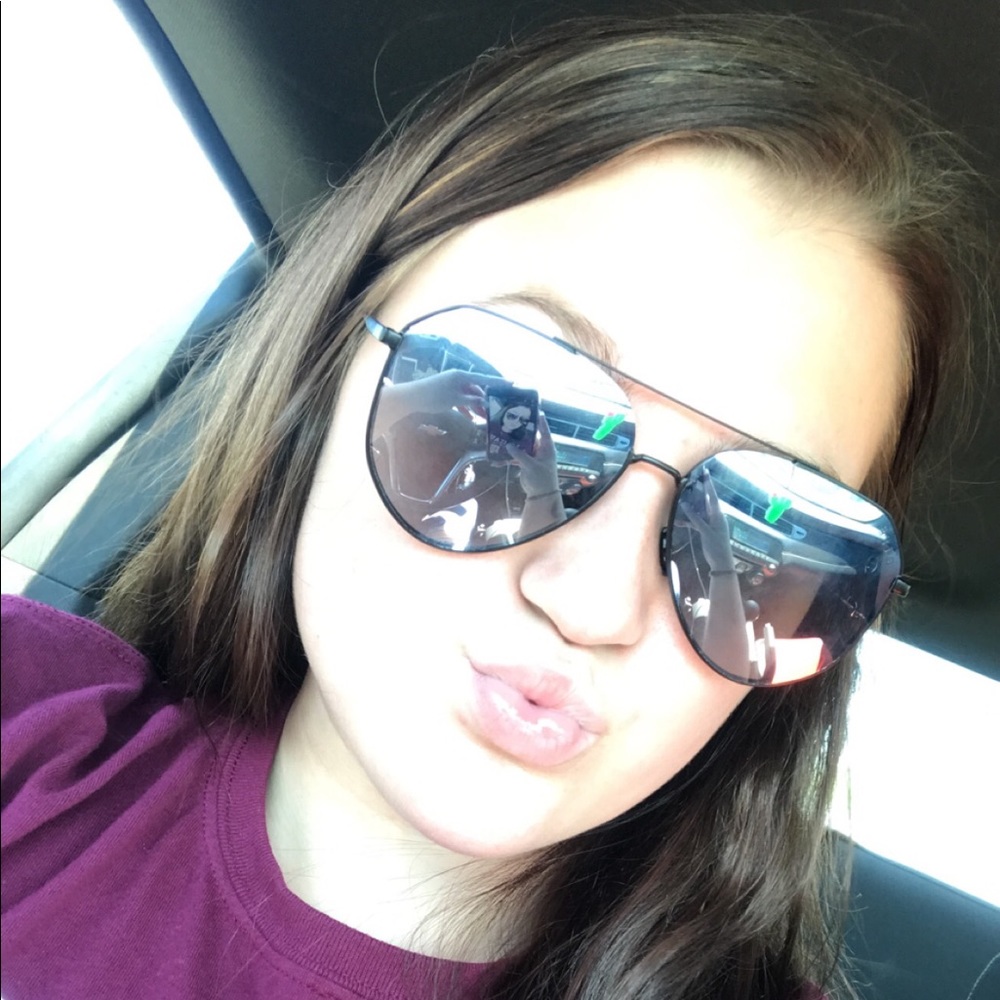 Meet your Posher, Oakley